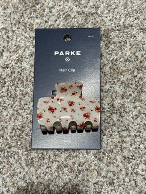 NWT PARKE X TARGET CLAW CLIP - IN HAND